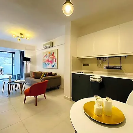 מלון *ezgi's With Private Garden In