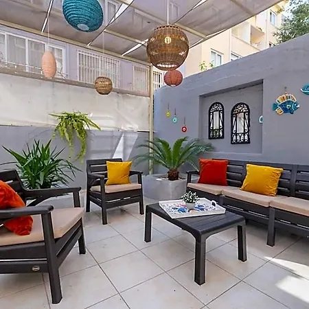 מלון *ezgi's With Private Garden In