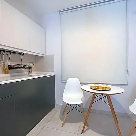 מלון *ezgi's With Private Garden In 4*
