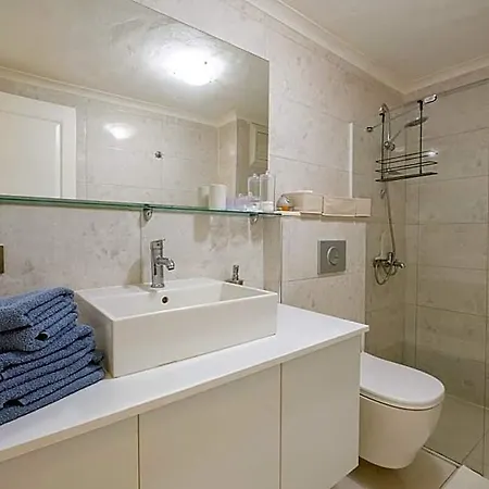 *ezgi's With Private Garden In 4* מרמריס